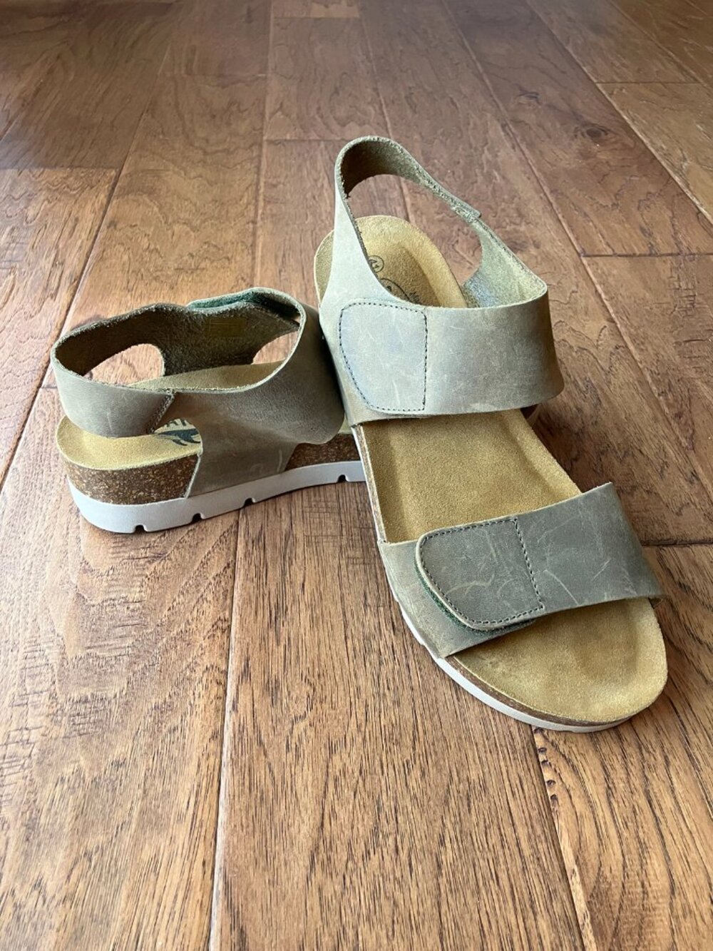 Women's Leather Wedge Sandal | Kakhi/Green | Size 41